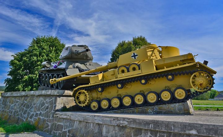 Dukla-memoriale_guerra_(JurekAdamski_NC-ND)