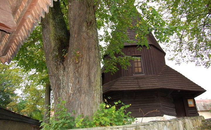 Hervartov_chiesa-legno_(KLMircea CC-BY-SA)