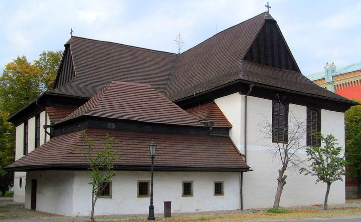 Kezmarok_chiesa-legno_(Zuzana.medveova BY-SA)