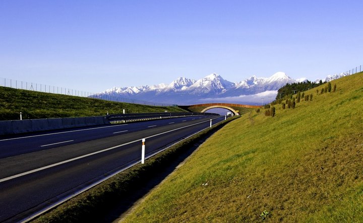 Tatra_(Kasanicky-by-nc-nd)