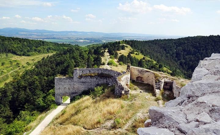 cachtice-cast_katkazv-cc01