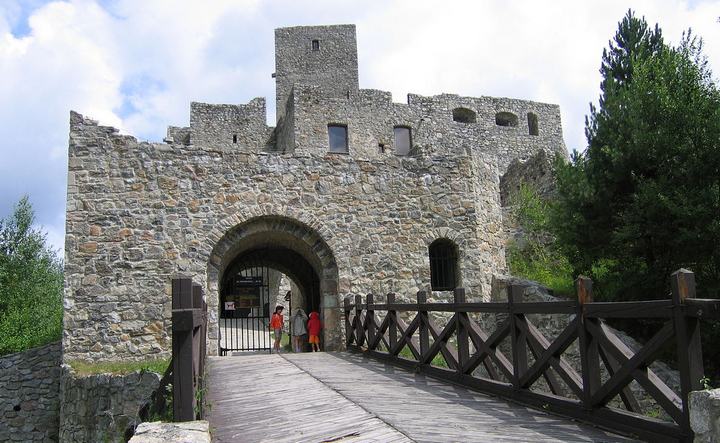 strecno-cast_wiki-by-sa